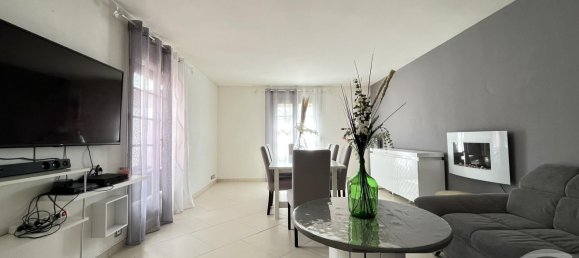 3 bedrooms House in Chartres, France No. 60509 2