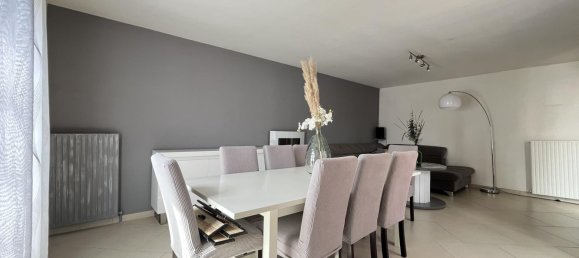 3 bedrooms House in Chartres, France No. 60509 3