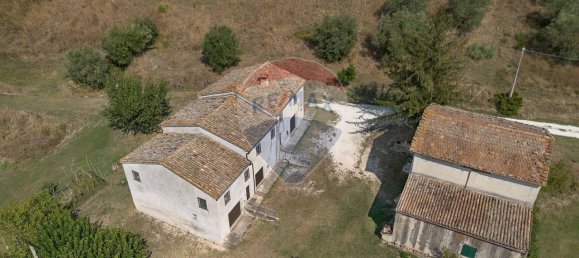 8 rooms House in Cupramontana, Italy No. 2917 3