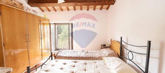 8 rooms House in Cupramontana, Italy No. 2917 18