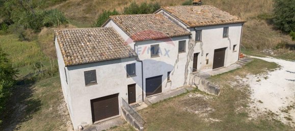 8 rooms House in Cupramontana, Italy No. 2917 2