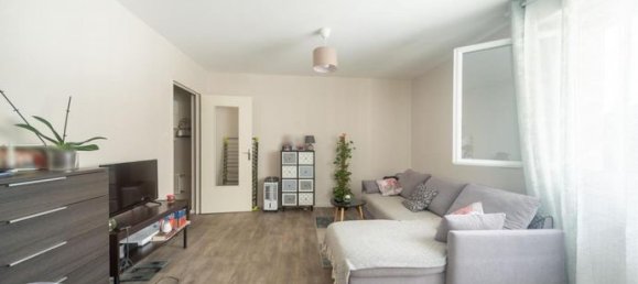 Studio in Macon, France No. 360020 9