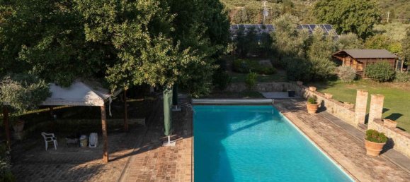 8 rooms House in Passignano sul Trasimeno, Italy No. 113601 3