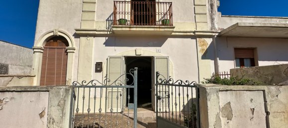 6 rooms House in Andrano, Italy No. 316553 4