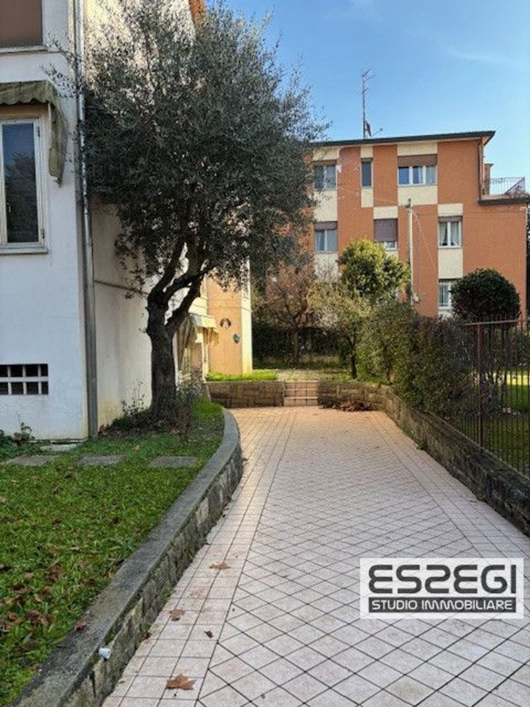 5 rooms House in Padua, Italy No. 60047