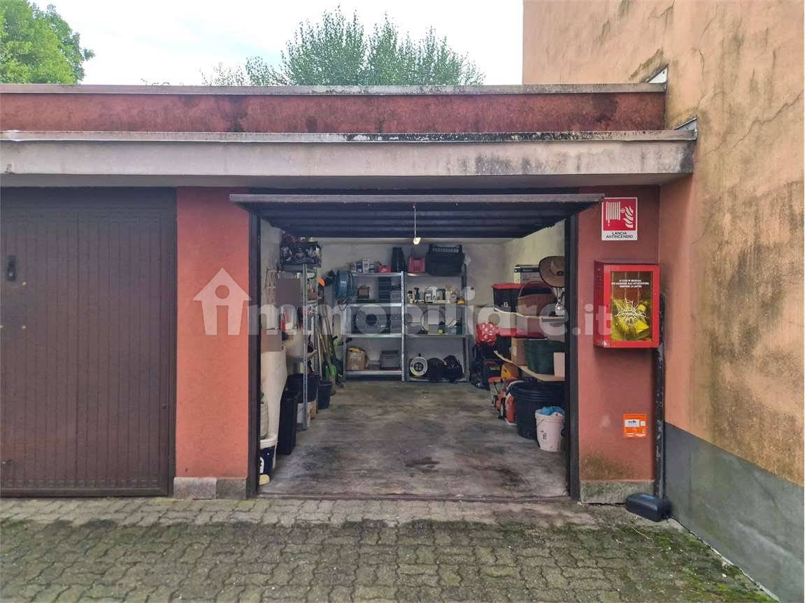 Garaje en Saronno, Italy 15 m² No. 323499