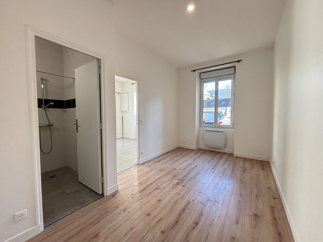 1 bedroom Apartment in Ivry-sur-Seine, France No. 162307