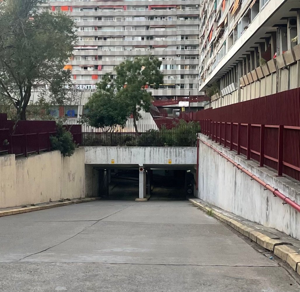 476m² Garage in Barcelona, Spain No. 248753