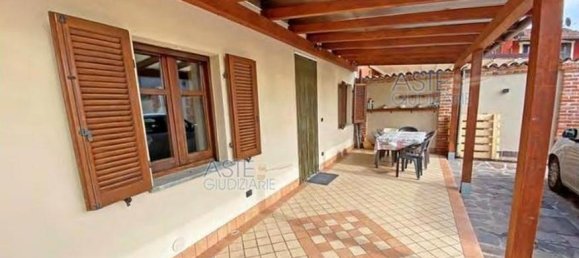 3 bedrooms House in Bra, Italy No. 351411 7