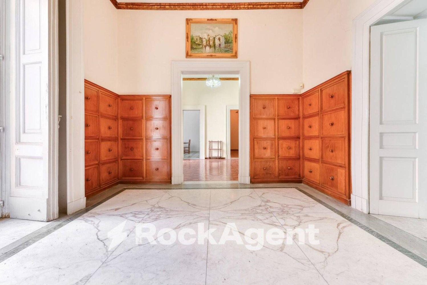 6 Schlafzimmer Wohnung in Naples, Italy, Nr. 304618