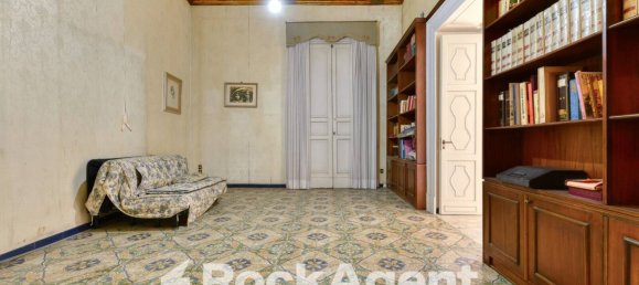 6 Schlafzimmer Wohnung in Naples, Italy, Nr. 304618 4