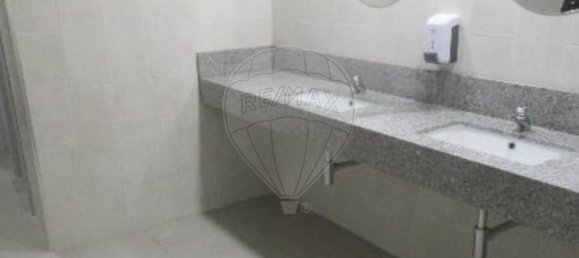 300m² Commercial property in Vila Nova de Famalicao, Portugal No. 36461 5