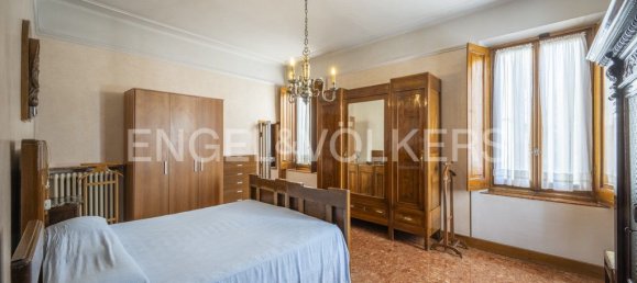 10 bedrooms Building in Forlì, Italy No. 62510 4