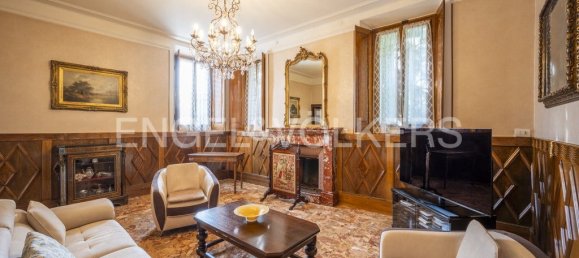 10 bedrooms Building in Forlì, Italy No. 62510 3
