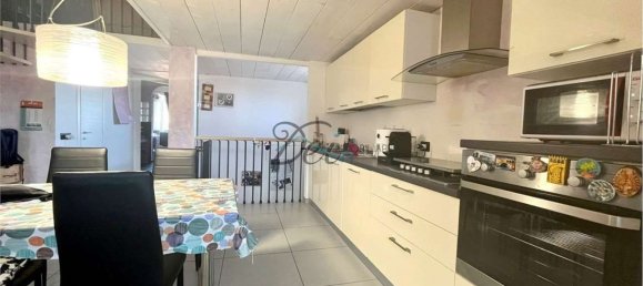 Дом с 8 комнатами в Капаннори, Италия № 14437 10