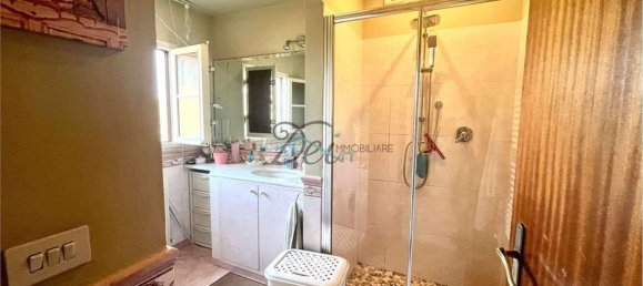 Дом с 8 комнатами в Капаннори, Италия № 14437 37