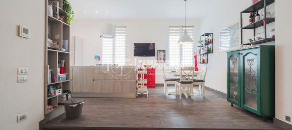 5 bedrooms Apartment in Forlì, Italy No. 373086 9