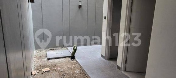 3 bedrooms House in Jakarta, Indonesia No. 1877 12