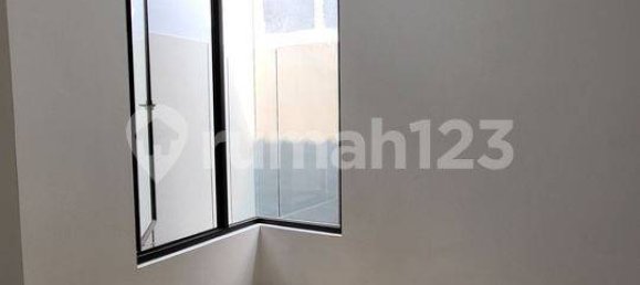 3 bedrooms House in Jakarta, Indonesia No. 1877 28