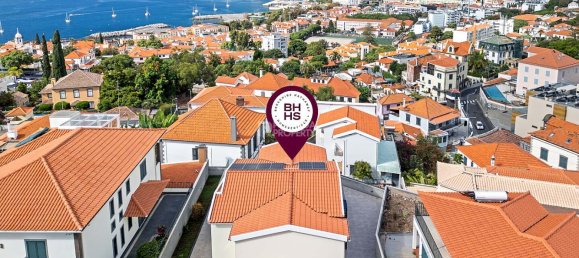 4 bedrooms Villa in Funchal, Portugal No. 122594 3