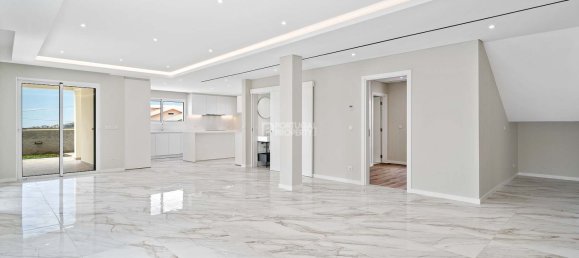 4 bedrooms Villa in Funchal, Portugal No. 122594 11