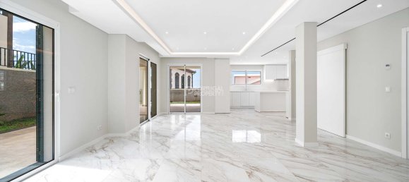 4 bedrooms Villa in Funchal, Portugal No. 122594 12