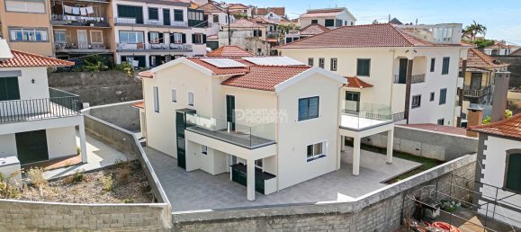 4 bedrooms Villa in Funchal, Portugal No. 122594 6