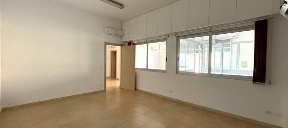 3 rooms Office in Catanzaro, Italy No. 381114 9