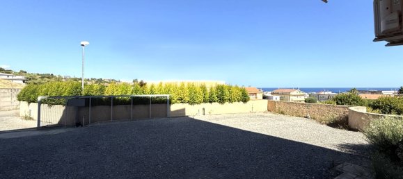 3 rooms Office in Catanzaro, Italy No. 381114 3