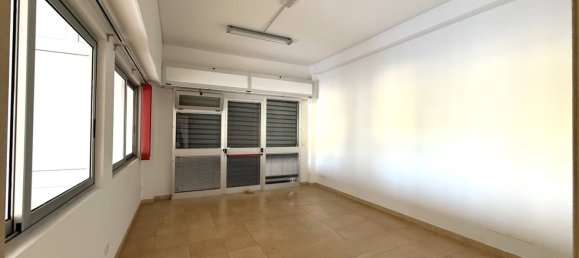 3 rooms Office in Catanzaro, Italy No. 381114 8