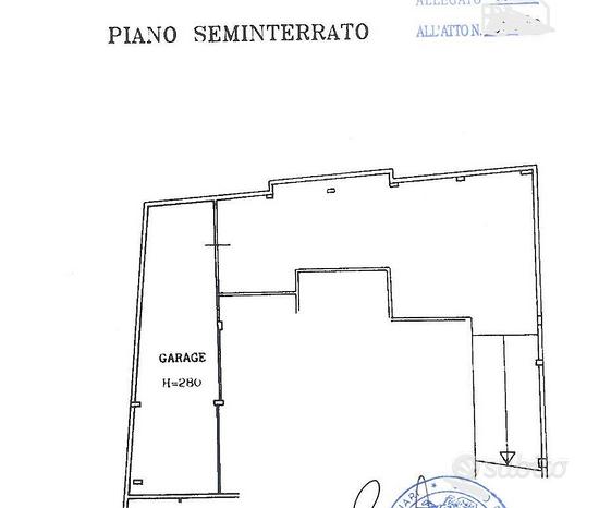 68m² Garage in Cagliari, Italy No. 256689