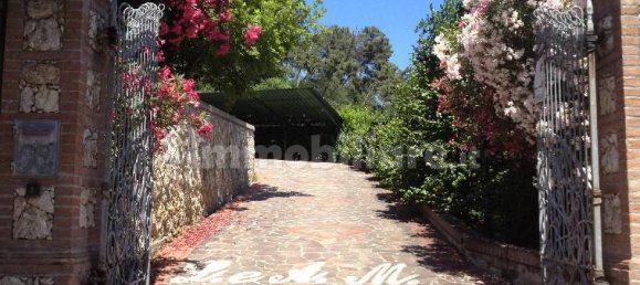 5 bedrooms Villa in Camaiore, Italy No. 173754 3