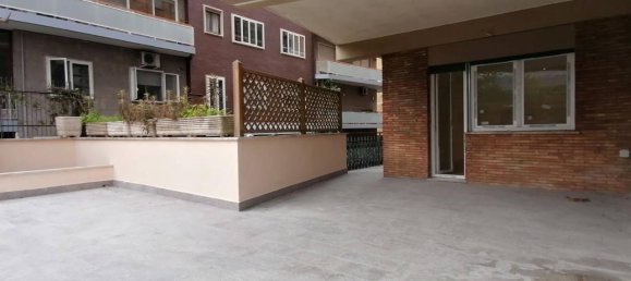 2 rooms Apartment in Rome, Italy No. 28835 2