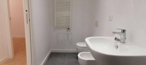 2 rooms Apartment in Rome, Italy No. 28835 12