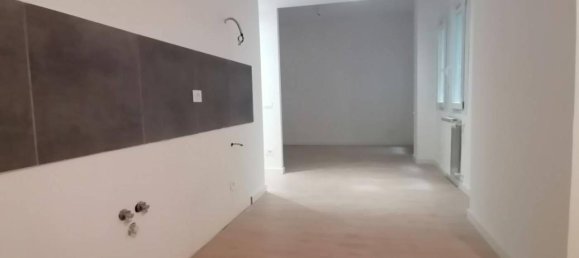 2 rooms Apartment in Rome, Italy No. 28835 27
