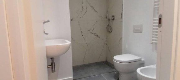 2 rooms Apartment in Rome, Italy No. 28835 22