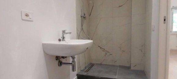 2 rooms Apartment in Rome, Italy No. 28835 11
