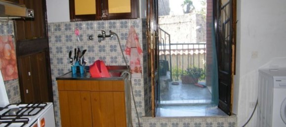 Квартира с 4 спальнями в Вико нель Лацио, Италия № 115604 8