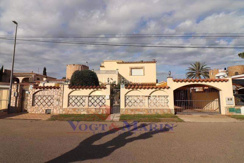 4 bedrooms Villa in Empuriabrava, Spain No. 255235