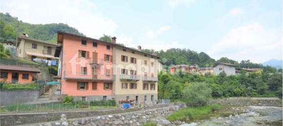 8 bedrooms House in San Giovanni Bianco, Italy No. 312511 4
