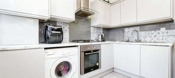 3 Schlafzimmer Haus in Manor Park, United Kingdom, Nr. 11418 3