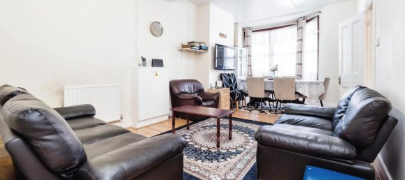 3 Schlafzimmer Haus in Manor Park, United Kingdom, Nr. 11418 6