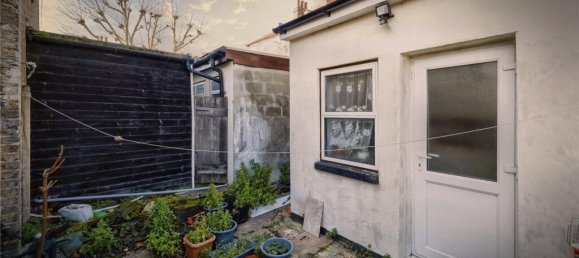 3 Schlafzimmer Haus in Manor Park, United Kingdom, Nr. 11418 17