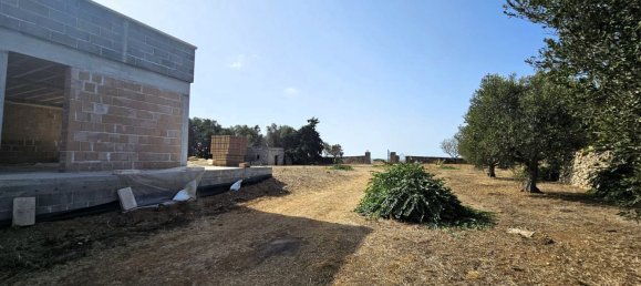 5 bedrooms House in Galatone, Italy No. 311022 33