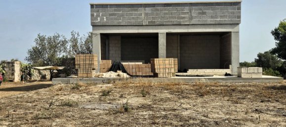 5 bedrooms House in Galatone, Italy No. 311022 2