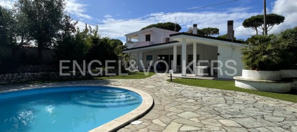 7 bedrooms Villa in Terracina, Italy No. 63852 3
