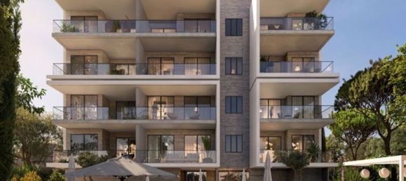 3 bedrooms Apartment in Limassol, Cyprus No. 20090 2