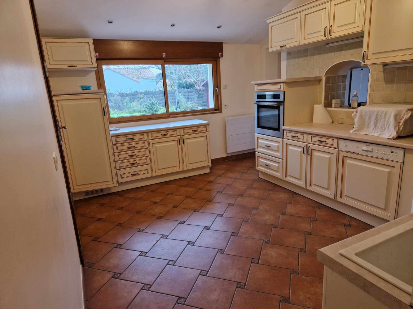 3 bedrooms House in Prefailles, France No. 108284