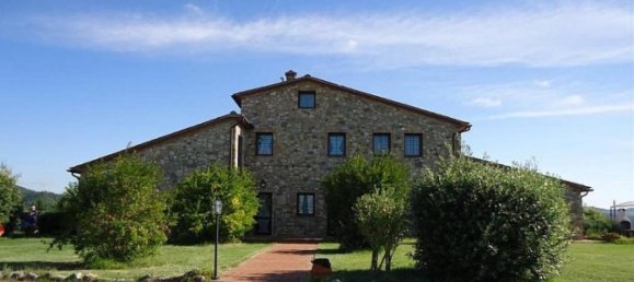 14 bedrooms House in Volterra, Italy No. 256 3