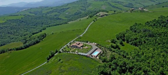 14 bedrooms House in Volterra, Italy No. 256 2